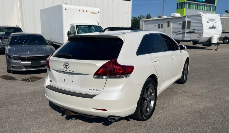 
								Toyota Venza AWD V6 2016 full									