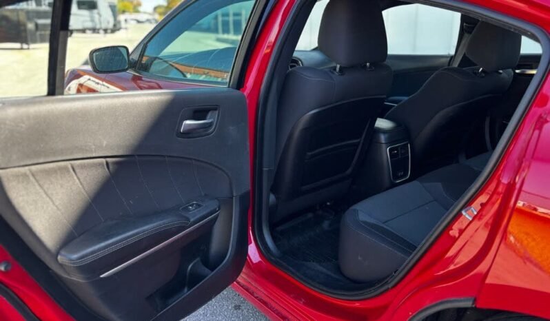 
								2016 Dodge Charger SXT AWD full									