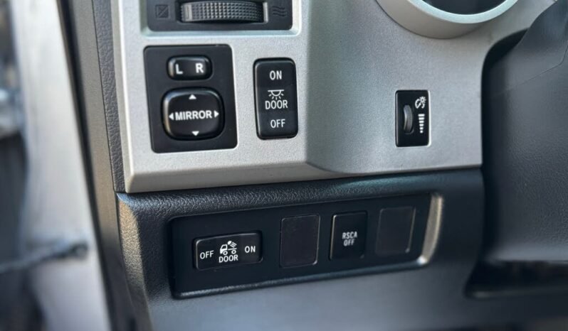 
								2009 Toyota Tundra SR5 Double Cab 5.7L 4WD full									