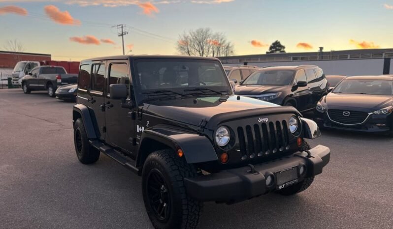 
								2013 Jeep Wrangler Unlimited Sahara 4WD full									