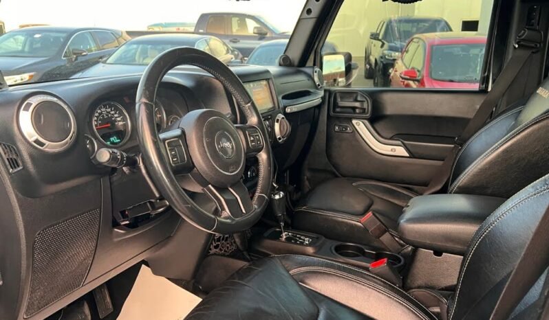 
								2013 Jeep Wrangler Unlimited Sahara 4WD full									