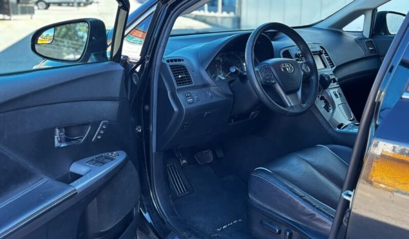 
								2013 Toyota Venza AWD full									