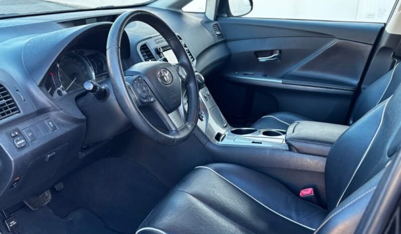 
								2013 Toyota Venza AWD full									