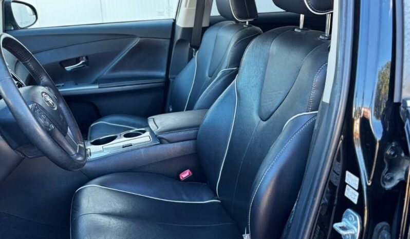 
								2013 Toyota Venza AWD full									