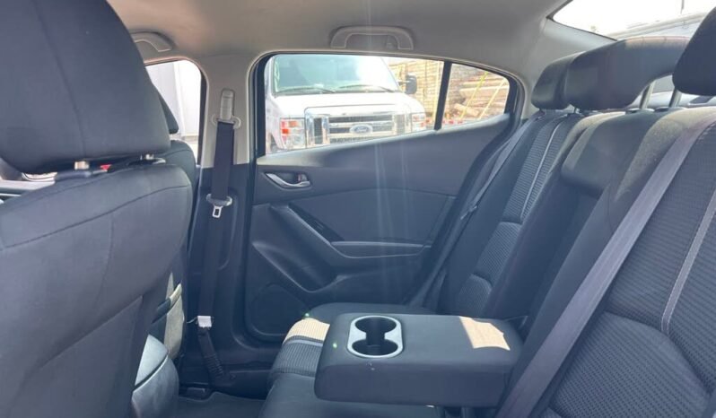 
								2018 Mazda 3 GS full									