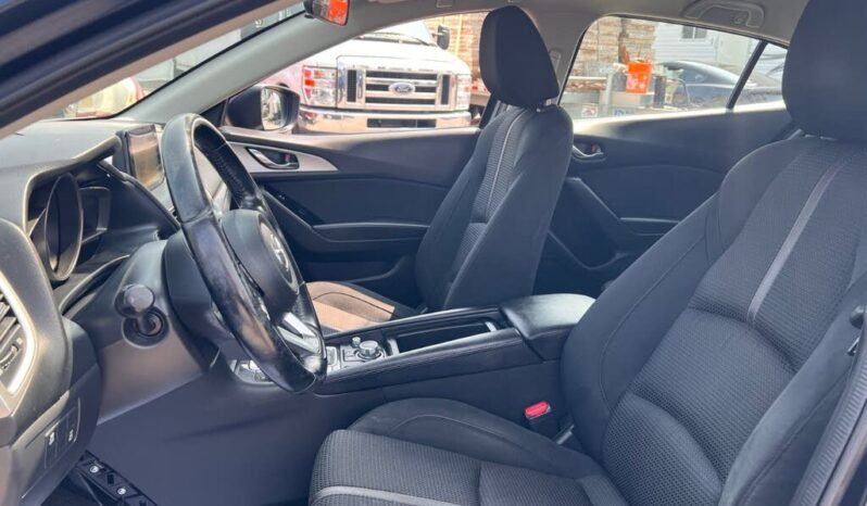 
								2018 Mazda 3 GS full									