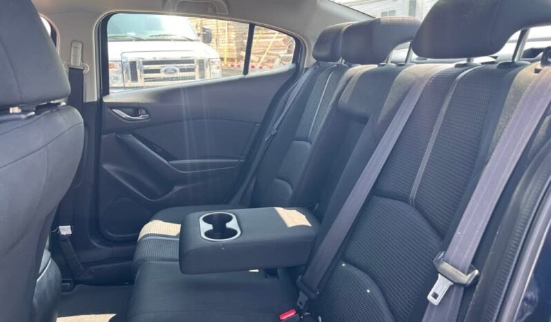 
								2018 Mazda 3 GS full									