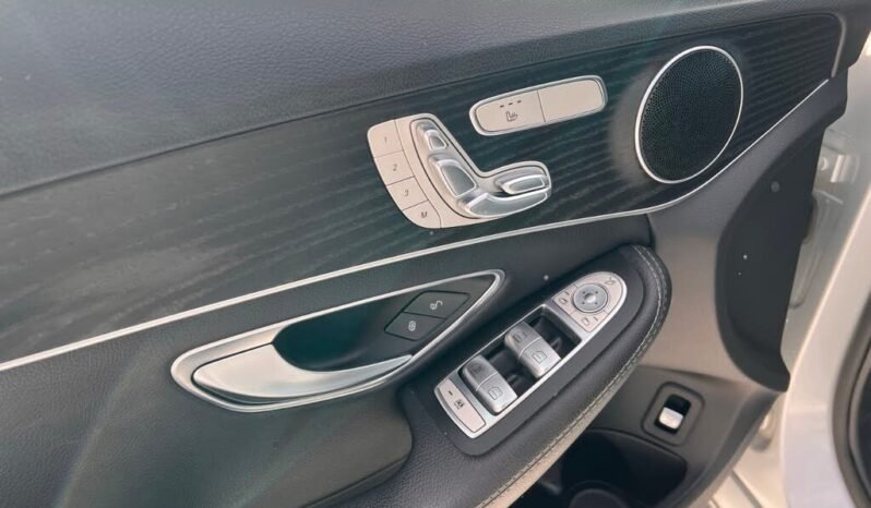 
								2016 Mercedes-Benz C300 4Matic full									