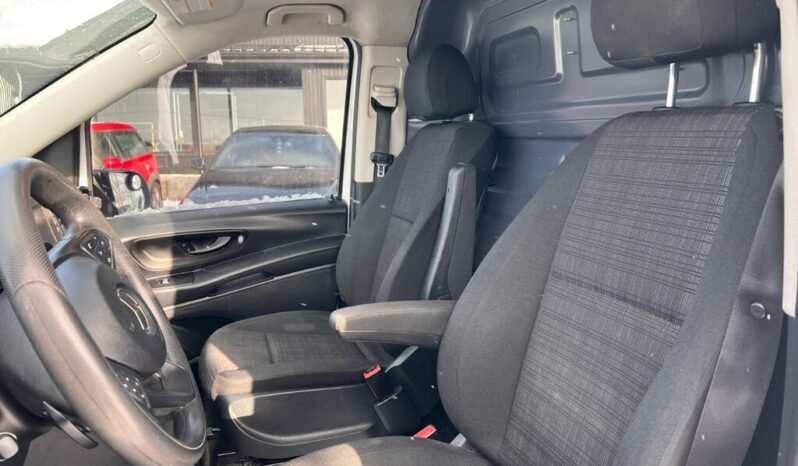 
								2020 Mercedes-Benz Metris RWD full									