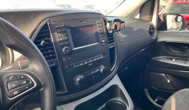 
								2020 Mercedes-Benz Metris RWD full									