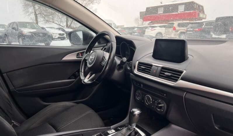 
								2018 Mazda 3 Sport GS Hatchback full									