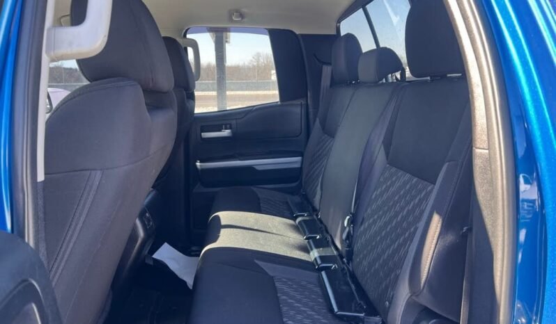 
								2018 Toyota Tundra SR5 Double Cab 5.7L 4WD full									