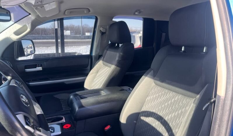 
								2018 Toyota Tundra SR5 Double Cab 5.7L 4WD full									