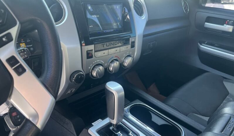 
								2018 Toyota Tundra SR5 Double Cab 5.7L 4WD full									