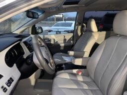 
										2011 Toyota Sienna XLE 5dr V6 XLE 7-Pass FWD full									