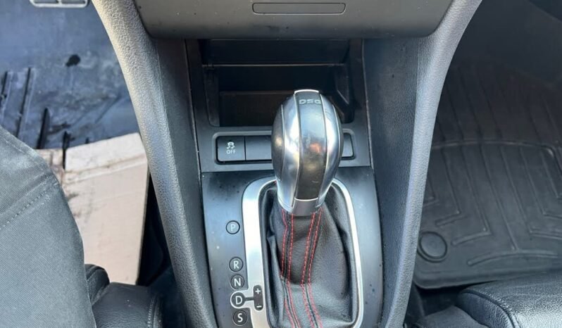 
								2011 Volkswagen Golf GTI full									