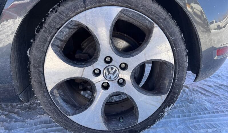 
								2011 Volkswagen Golf GTI full									