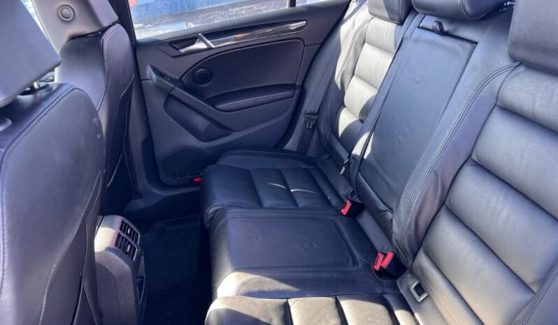 
								2011 Volkswagen Golf GTI full									