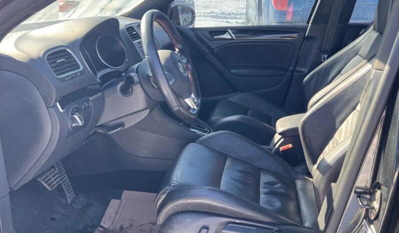 
								2011 Volkswagen Golf GTI full									