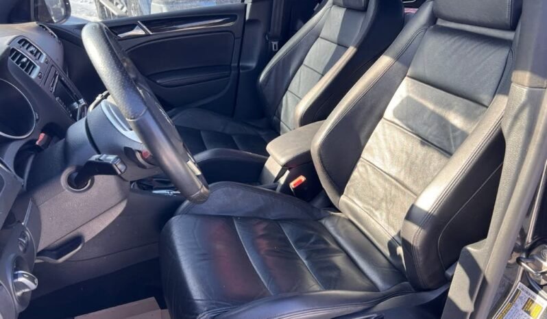 
								2011 Volkswagen Golf GTI full									