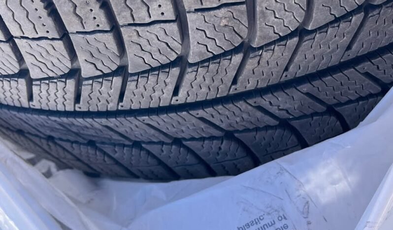 
								2011 Volkswagen Golf GTI full									