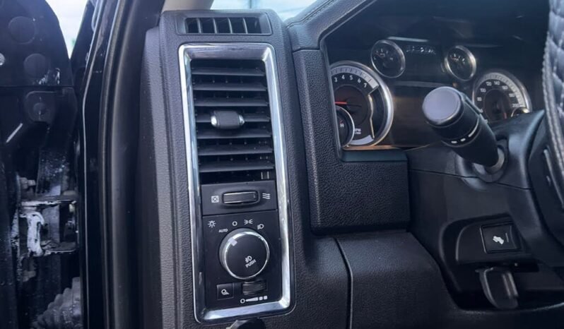 
								2014 RAM 2500 Laramie Mega Cab 4WD full									