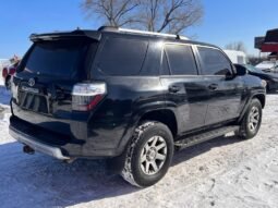 
										2014 Toyota 4Runner SR5 4WD full									