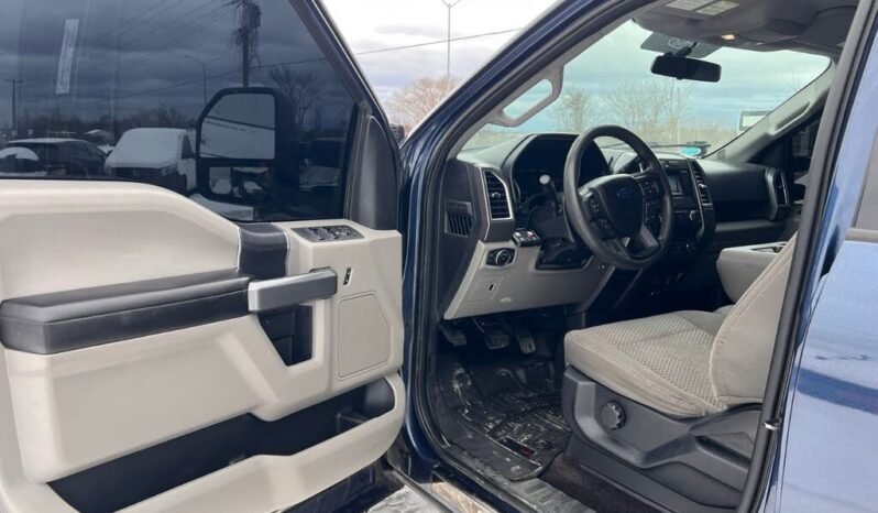 
								2016 Ford F-150 XLT Super Crew 4WD full									