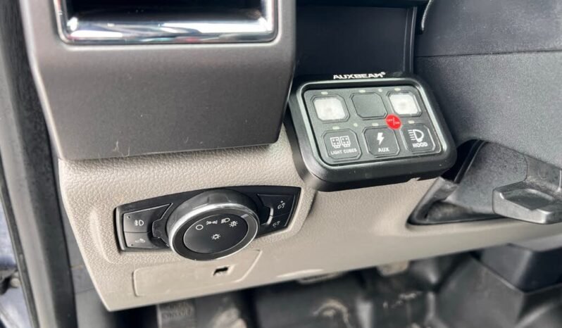 
								2016 Ford F-150 XLT Super Crew 4WD full									