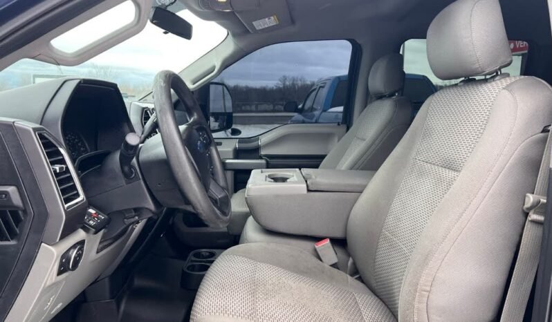 
								2016 Ford F-150 XLT Super Crew 4WD full									