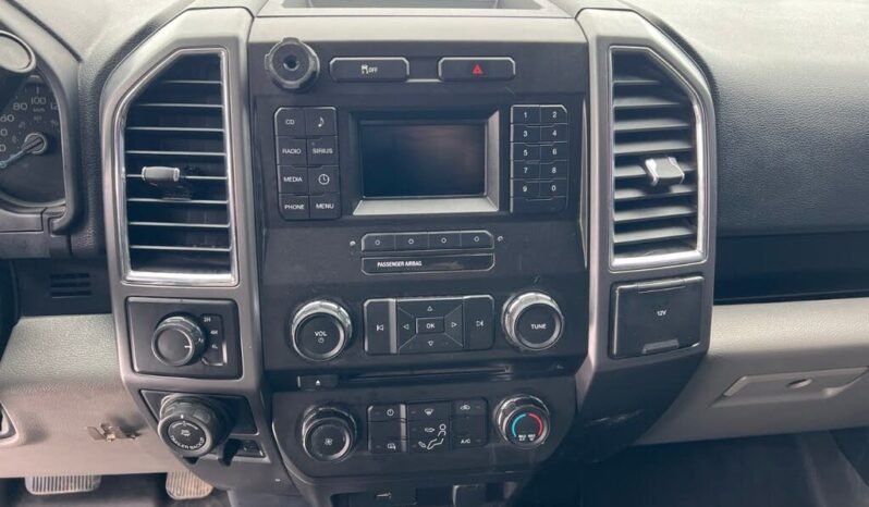 
								2016 Ford F-150 XLT Super Crew 4WD full									