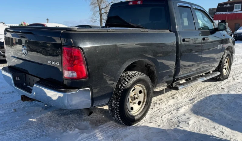 
								2017 Ram 1500 ST Quad Cab 4WD full									