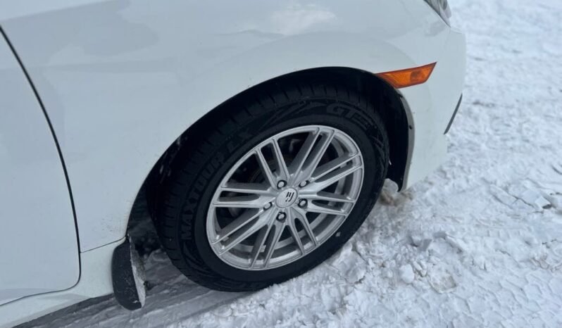 
								2017 Honda Civic LX full									