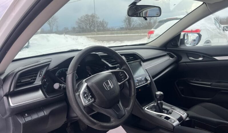 
								2017 Honda Civic LX full									