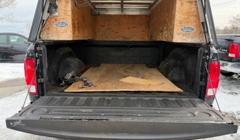 
								2017 Ram 1500 ST Quad Cab 4WD full									