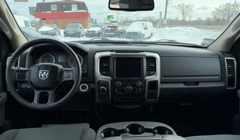 
								2017 Ram 1500 ST Quad Cab 4WD full									