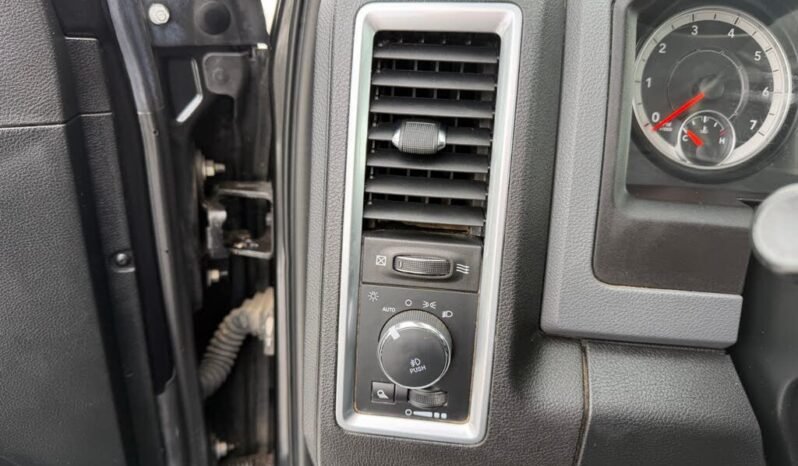 
								2018 Ram 1500 SLT Quad Cab 4WD full									