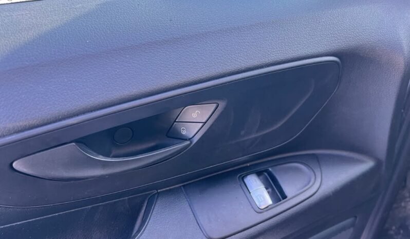 
								2020 Mercedes Benz Metris full									