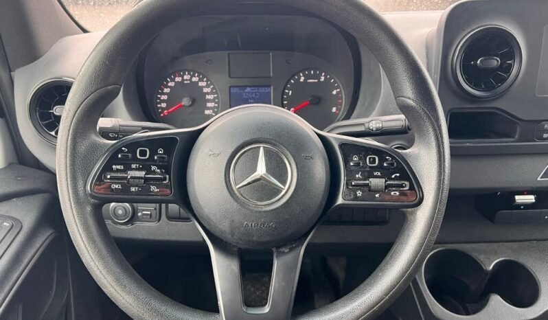 
								2020 Mercedes Benz Sprinter 2500 Cargo RWD full									