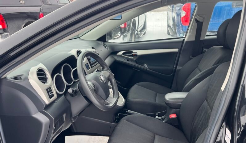 
								2013 Toyota Matrix full									