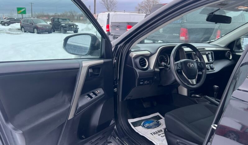 
								2014 Toyota RAV4 LE AWD full									