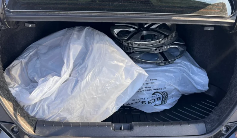 
								2017 Honda Civic LX full									