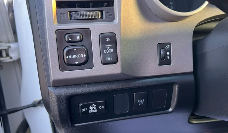 
								2013 Toyota Tundra SR5 Double Cab 4WD full									