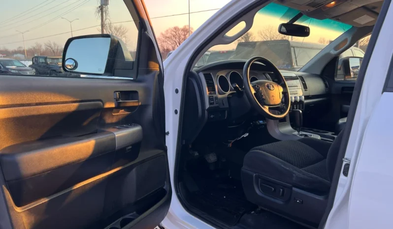 
								2013 Toyota Tundra SR5 Double Cab 4WD full									