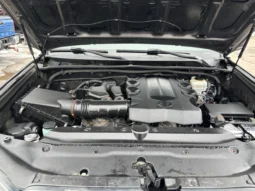 
										2014 Toyota 4Runner SR5 4WD full									