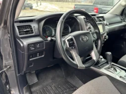 
										2014 Toyota 4Runner SR5 4WD full									