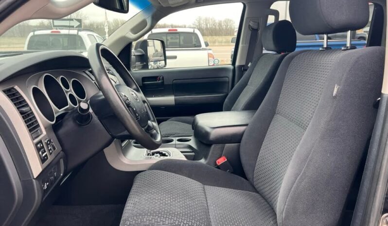 
								2010 Toyota Tundra SR5 Crew Max 4WD full									