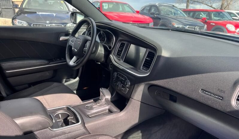 
								2015 Dodge Charger SXT RWD full									