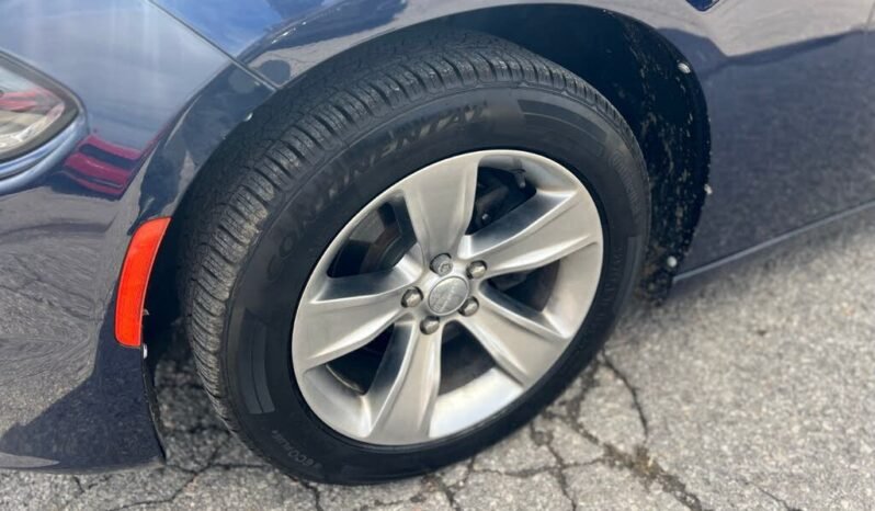 
								2015 Dodge Charger SXT RWD full									