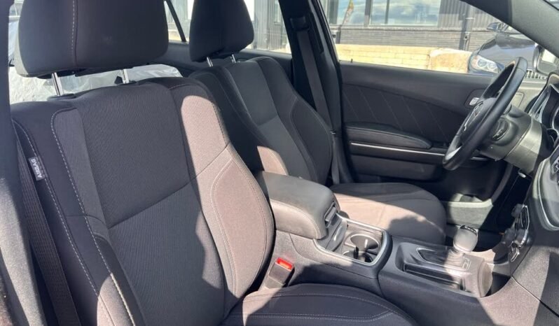 
								2015 Dodge Charger SXT RWD full									